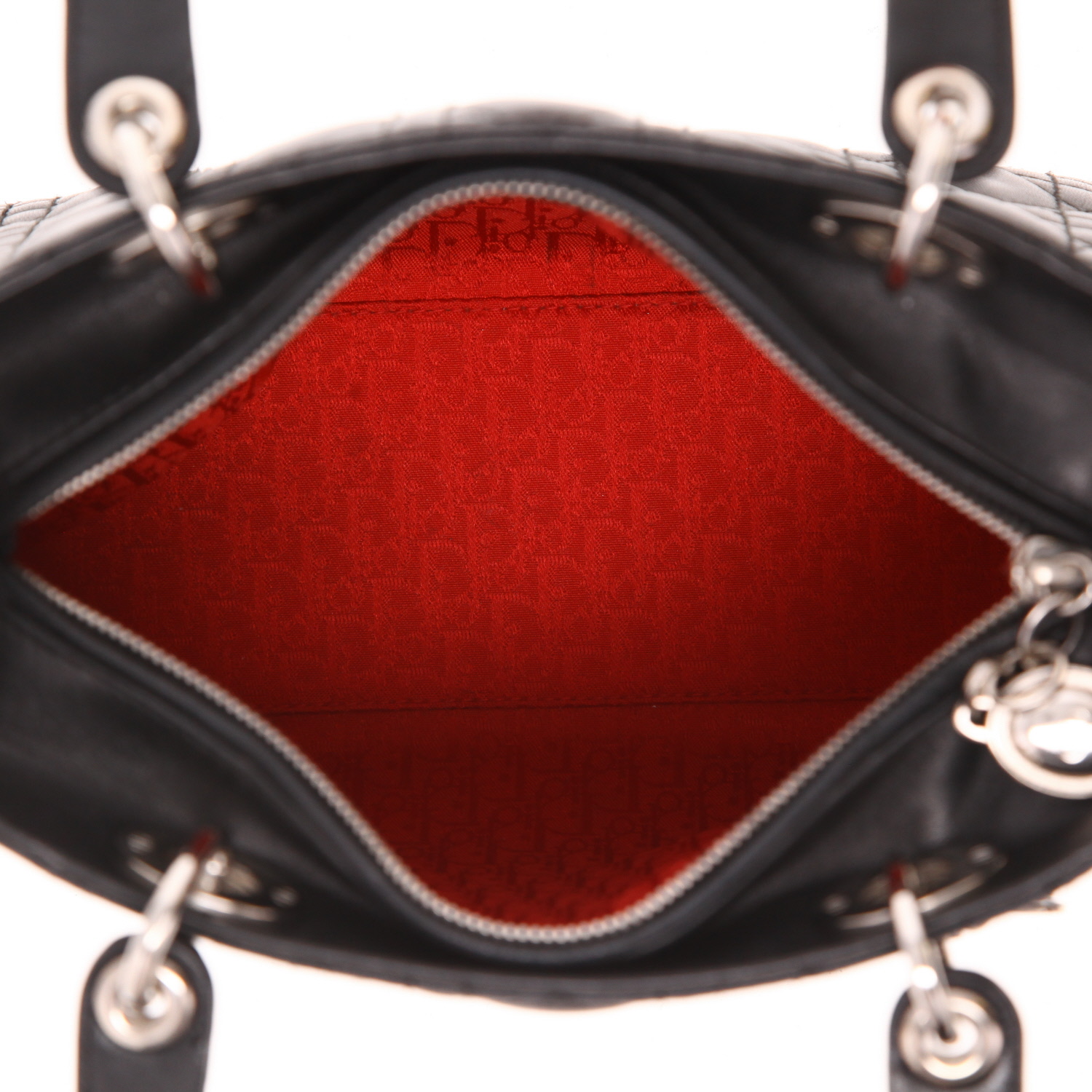 Sac à main Dior  Lady Dior en cuir cannage noir - Detail D3