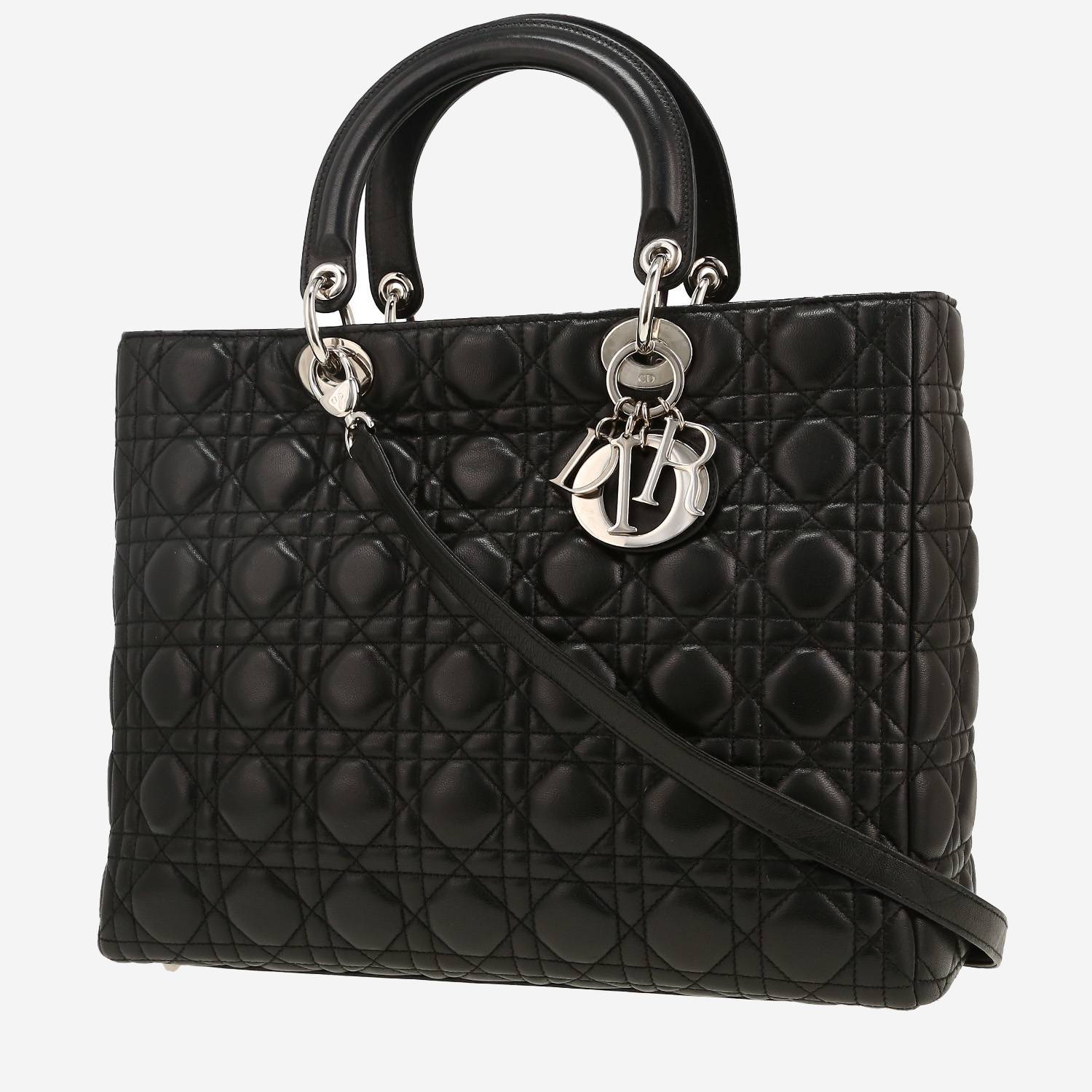 Sac à main Dior  Lady Dior grand modèle  en cuir cannage noir