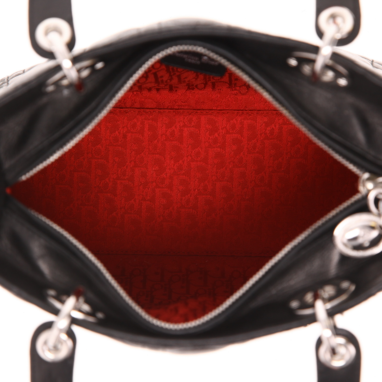 Sac à main Dior  Lady Dior en cuir cannage noir - Detail D3