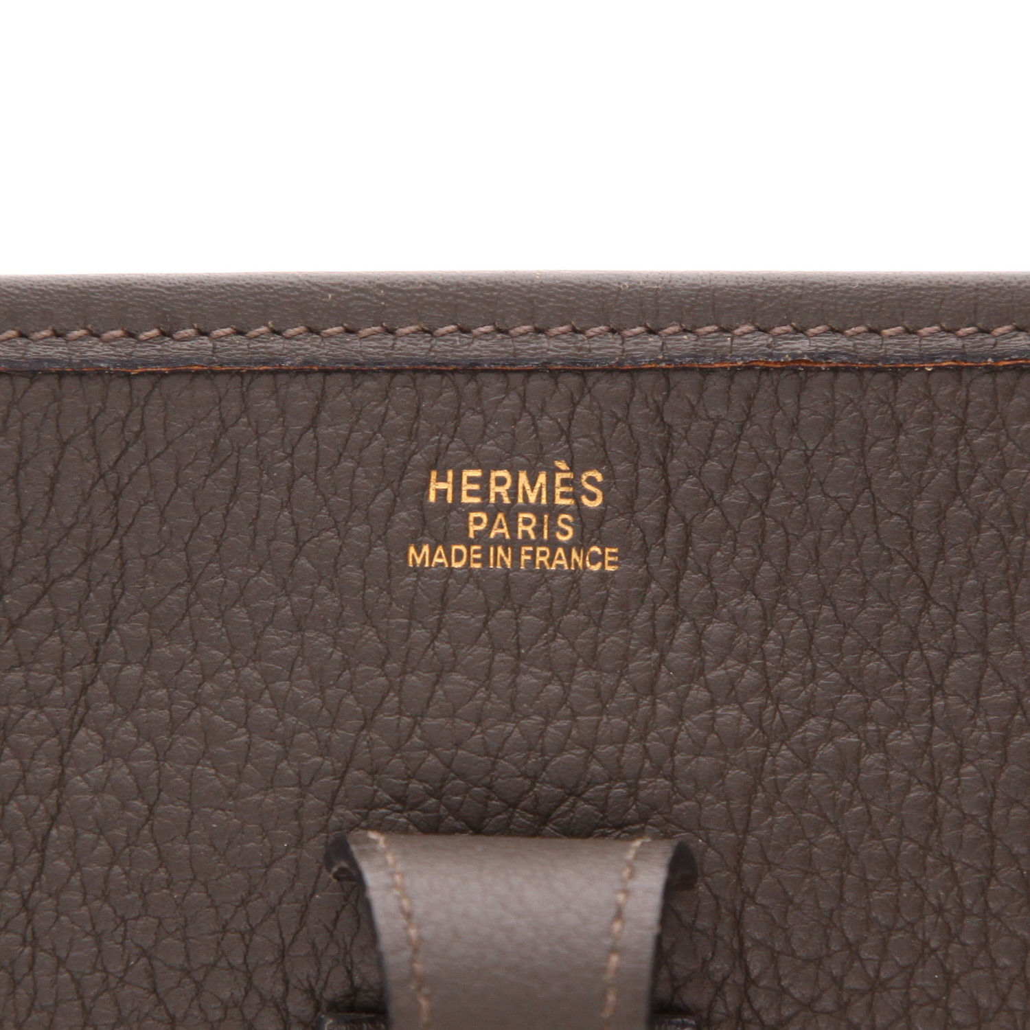 Hermès  Evelyne shoulder bag  in khaki togo leather - Detail D2
