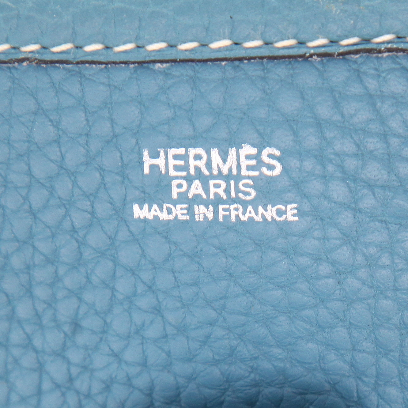 Bolso bandolera Hermès  Evelyne en cuero togo azul - Detail D2