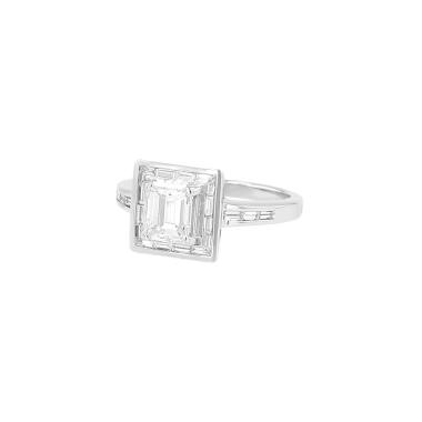 Vintage  ring in white gold and diamonds