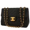 Chanel  Timeless Maxi Jumbo shoulder bag  in black quilted leather - 00pp thumbnail