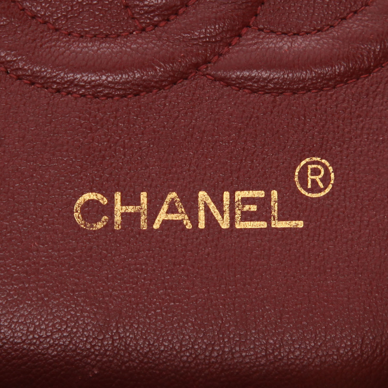 Sac à main Chanel  Timeless Classic en cuir matelassé noir - Detail D2