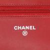 Sac bandoulière Chanel  Wallet on Chain en cuir matelassé rouge - Detail D2 thumbnail