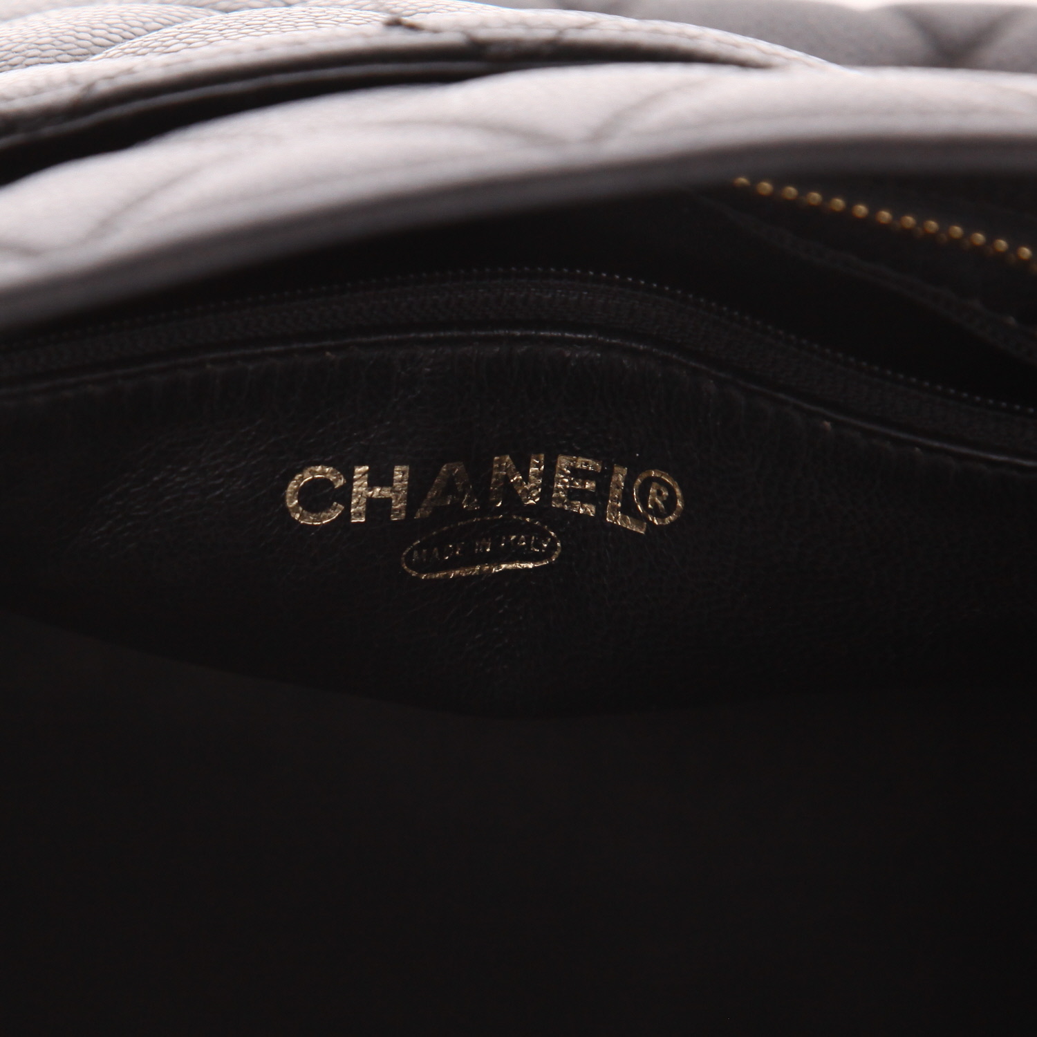 Borsa Chanel  Medaillon in pelle martellata e trapuntata nera - Detail D2