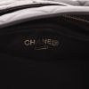 Sac à main Chanel  Medaillon en cuir grainé matelassé noir - Detail D2 thumbnail