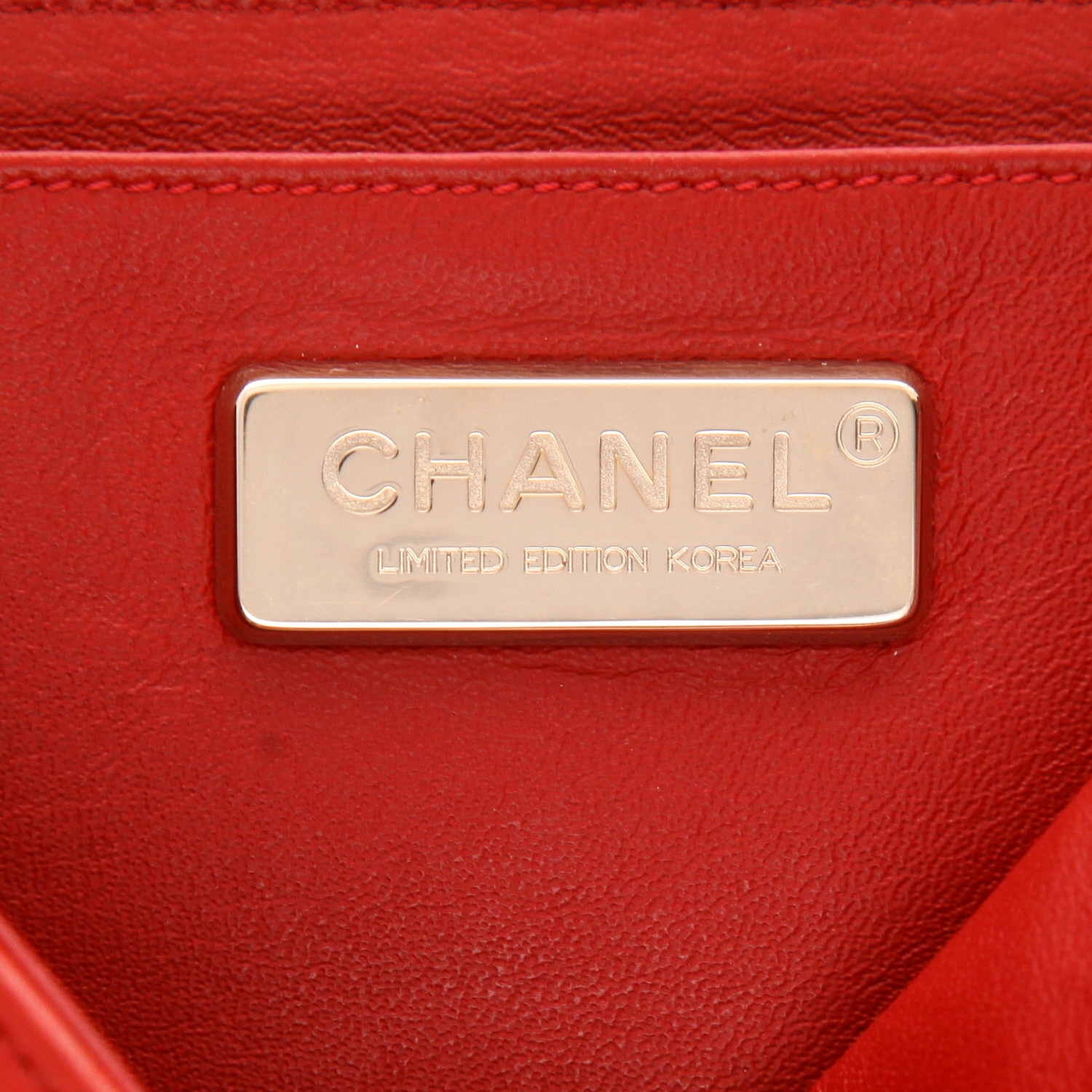 Chanel  Timeless Jumbo handbag  in red quilted leather - Detail D2