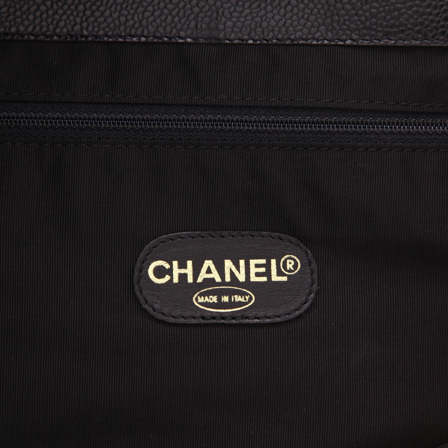 Borsa da viaggio Chanel  Boston in pelle martellata nera - Detail D2