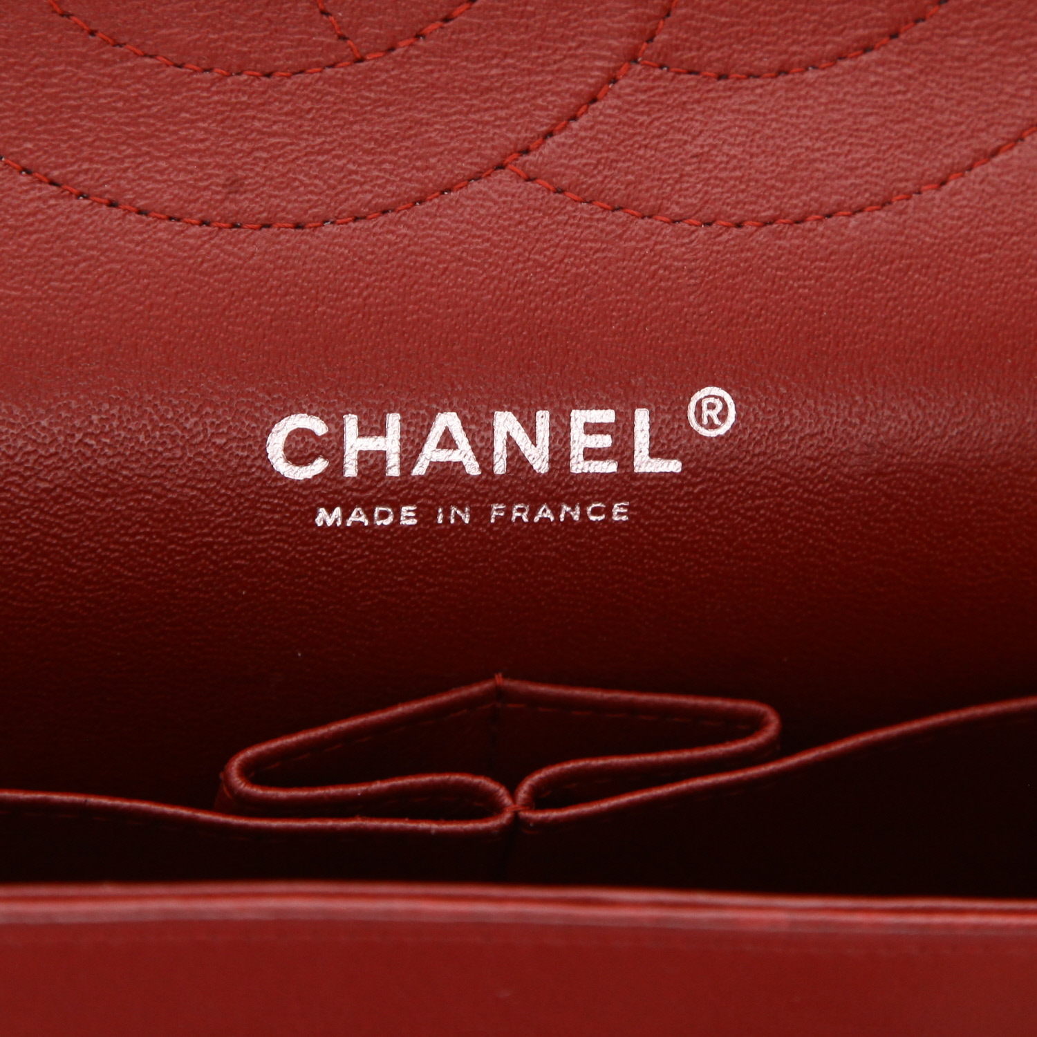 Bolso bandolera Chanel  Timeless Jumbo en cuero acolchado color burdeos - Detail D2