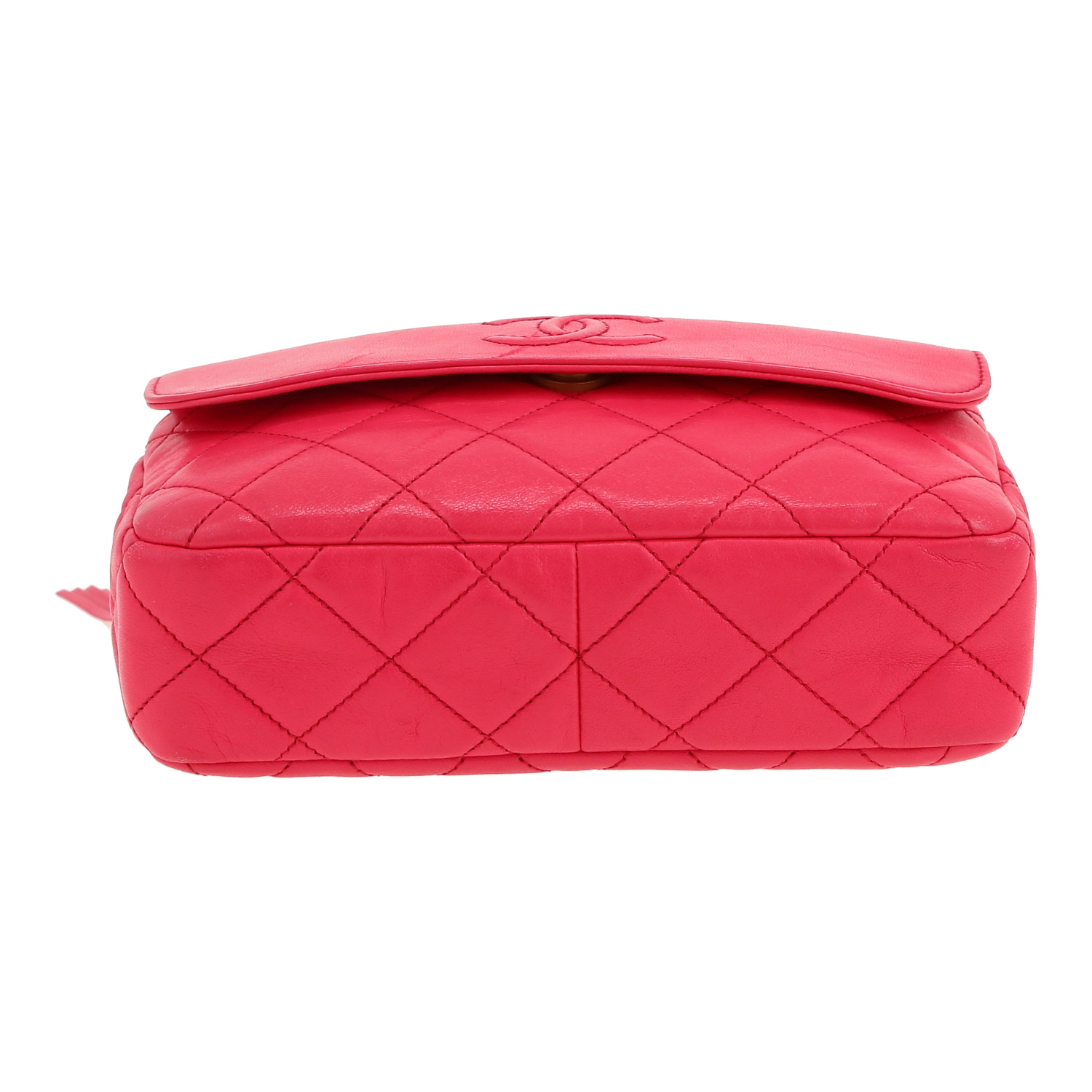 Bolso bandolera Chanel  Camera en cuero acolchado rosa - Detail D1