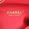 Sac bandoulière Chanel  Camera en cuir matelassé rose - Detail D2 thumbnail