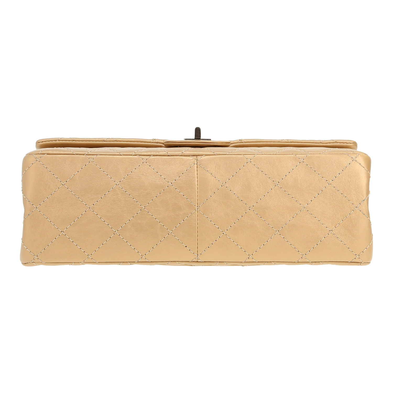 Bolso bandolera Chanel  2.55 en cuero acolchado dorado - Detail D1