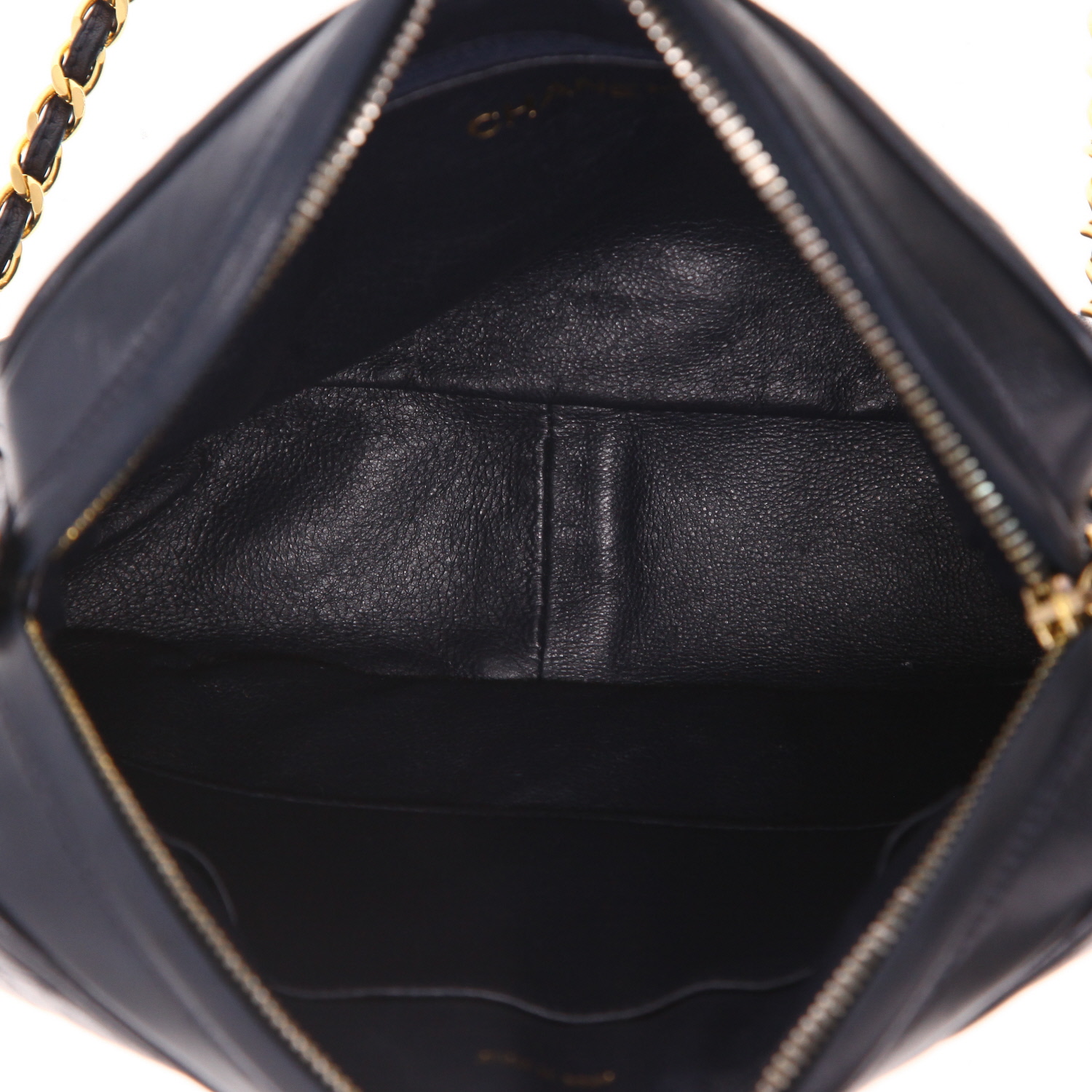 Bolso de mano Chanel  Vintage en cuero acolchado azul marino - Detail D3