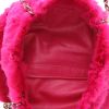 Sac à main Chanel   en fourrure synthétique rose - Detail D3 thumbnail