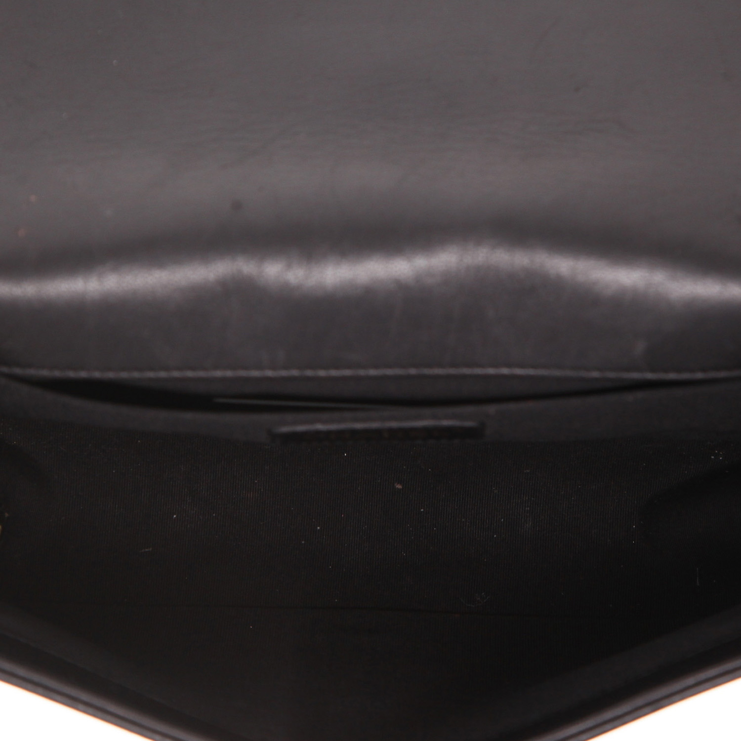 Bolso bandolera Chanel  Boy en cuero acolchado negro - Detail D3