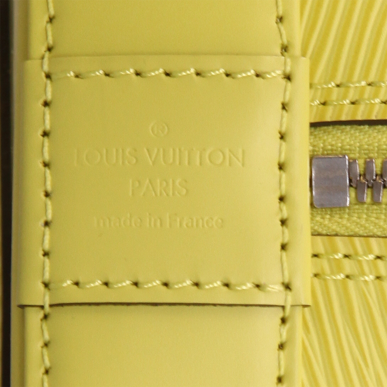 Sac à main Louis Vuitton  Alma grand modèle  en cuir épi jaune - Detail D2