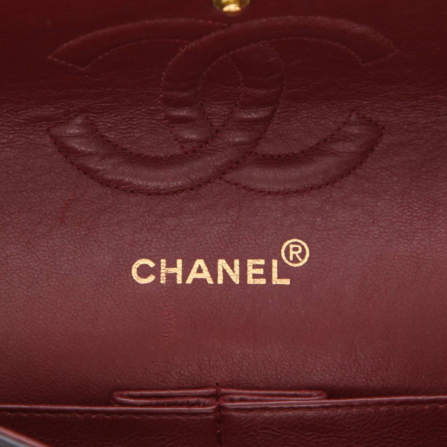 Chanel  Timeless Classic handbag  in black quilted leather - Detail D2