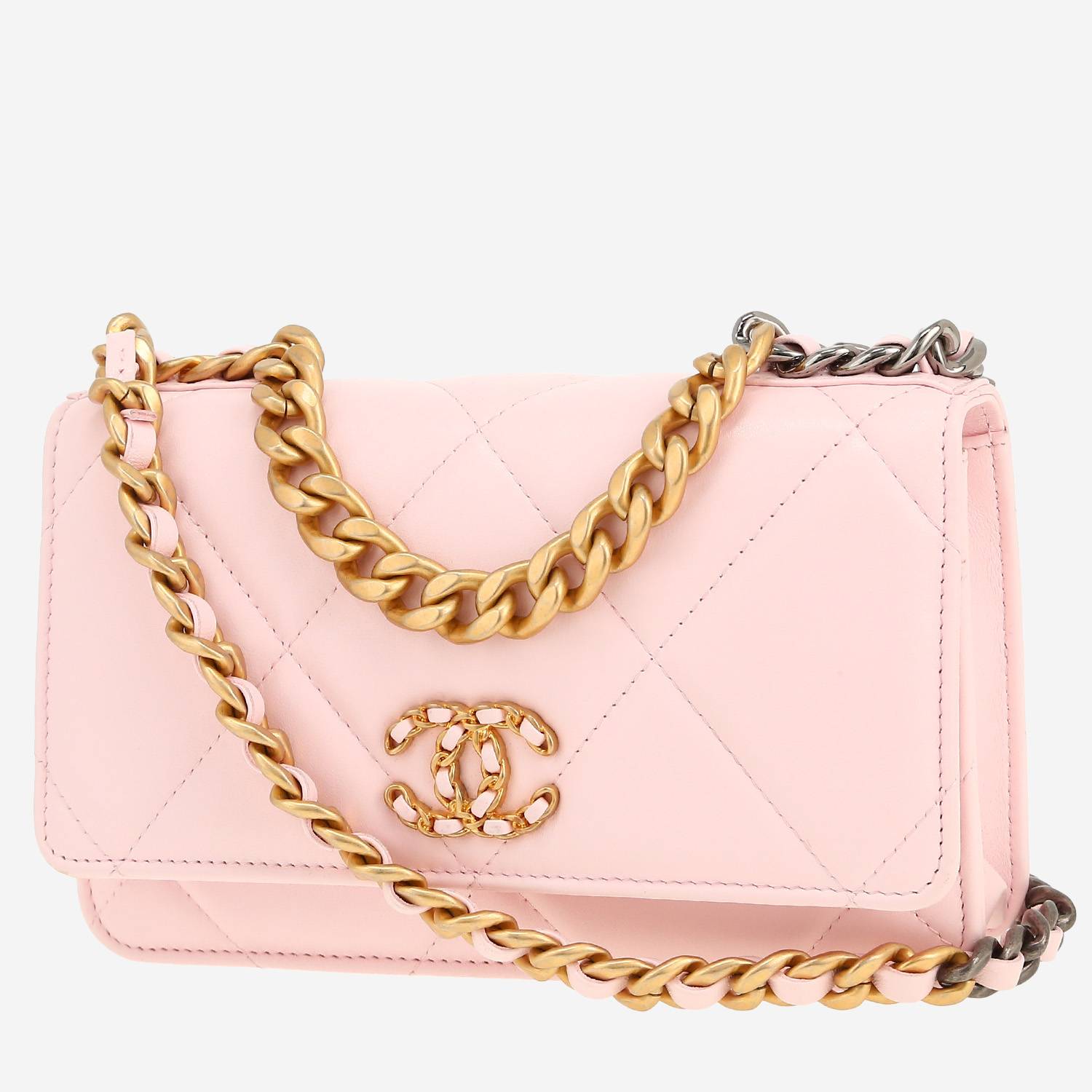 Chanel  Wallet on Chain 19 shoulder bag  in pink quilted leather