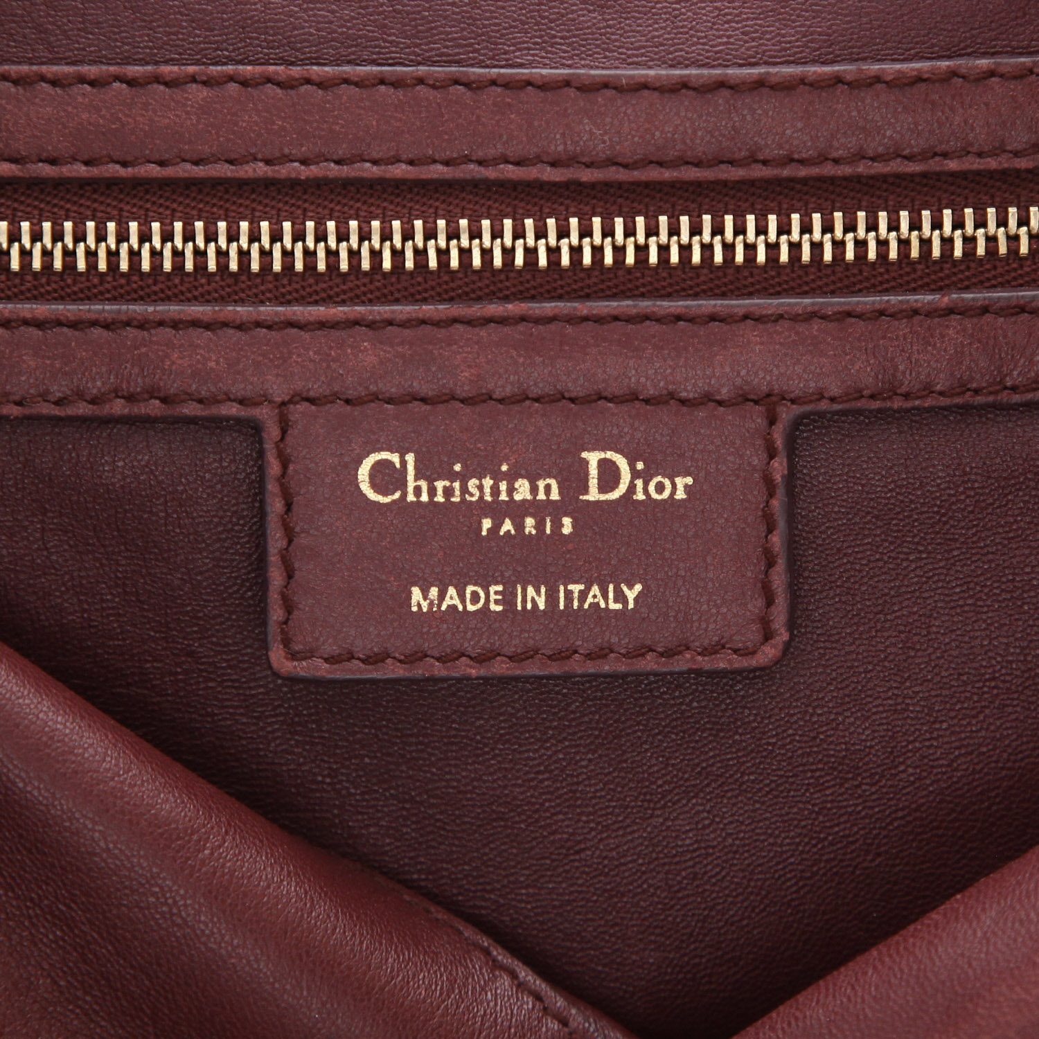 Sac cabas Dior  Libertine en cuir bordeaux - Detail D2