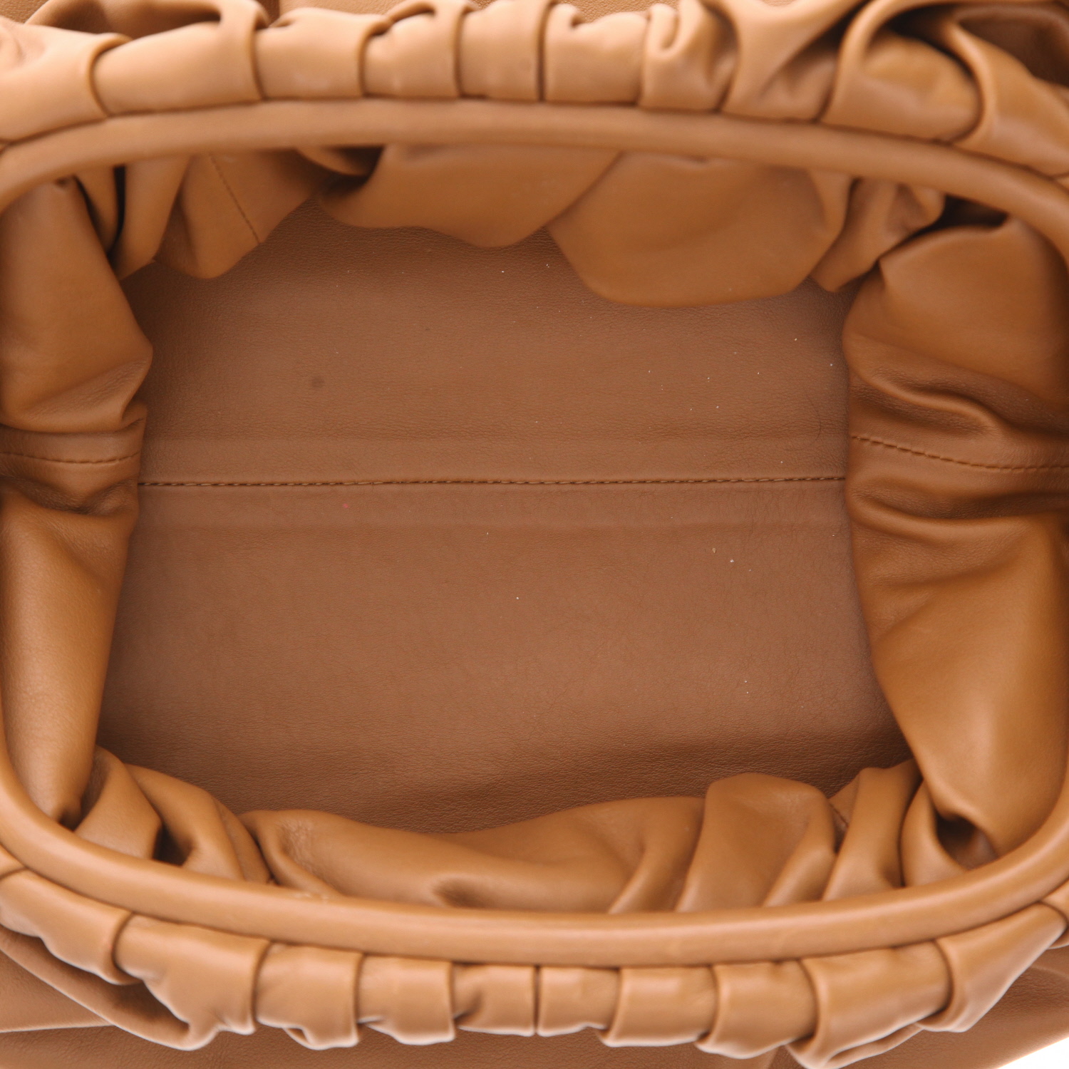 Bolsito de mano Bottega Veneta  Pouch en cuero marrón - Detail D3