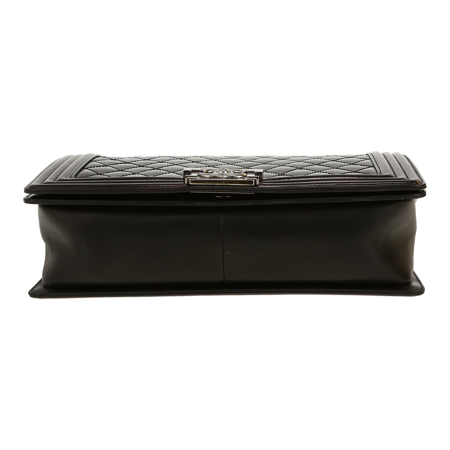 Sac bandoulière Chanel  Boy grand modèle  en cuir verni matelassé noir - Detail D1