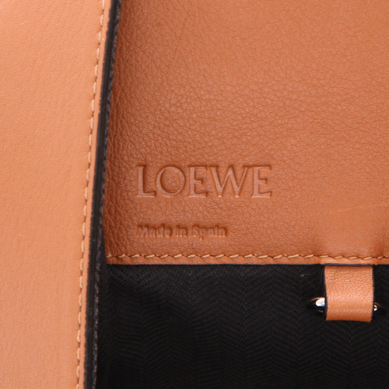 Bolso de mano Loewe  Hammock en cuero marrón - Detail D2