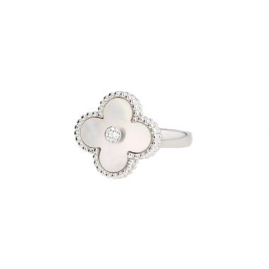 Bague Van Cleef & Arpels Vintage Alhambra en or blanc, nacre et diamant