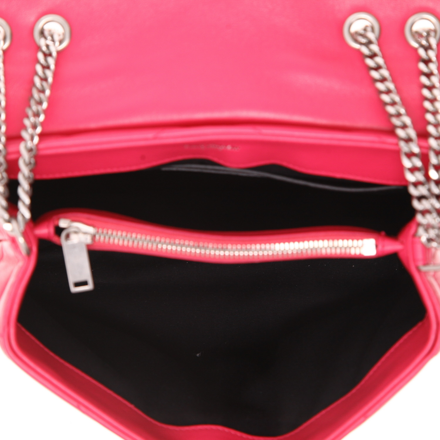 Bolso bandolera Saint Laurent  Loulou modelo pequeño  en cuero acolchado con motivos de espigas rosa - Detail D3