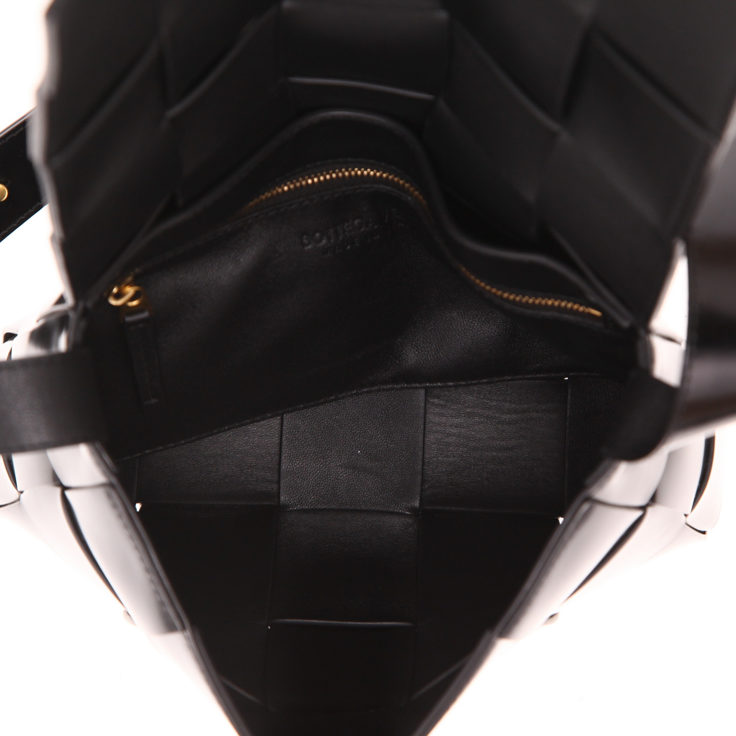 Bolso bandolera Bottega Veneta  Cassette en charol trenzado negro - Detail D3