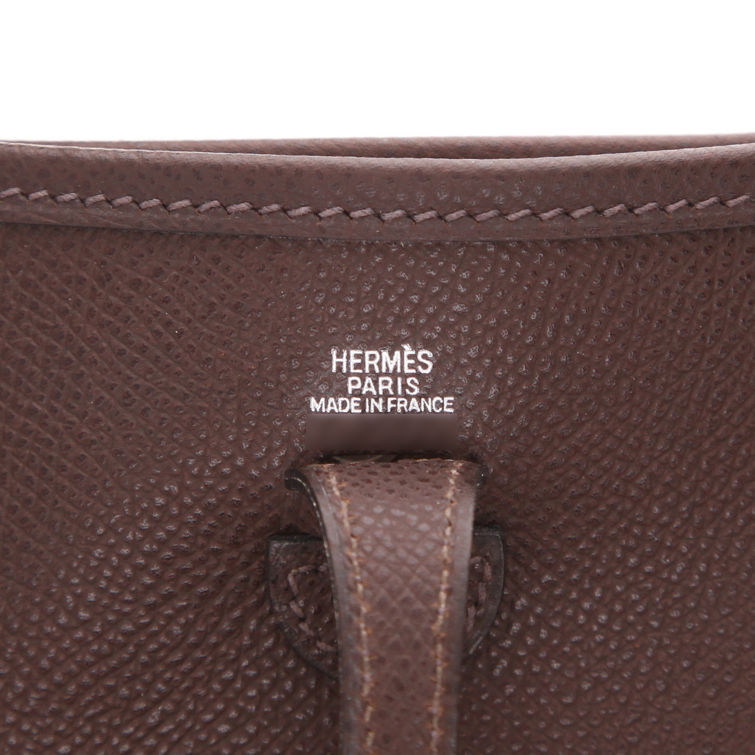 Borsa a tracolla Hermès  Mini Evelyne in pelle Courchevel marrone - Detail D2