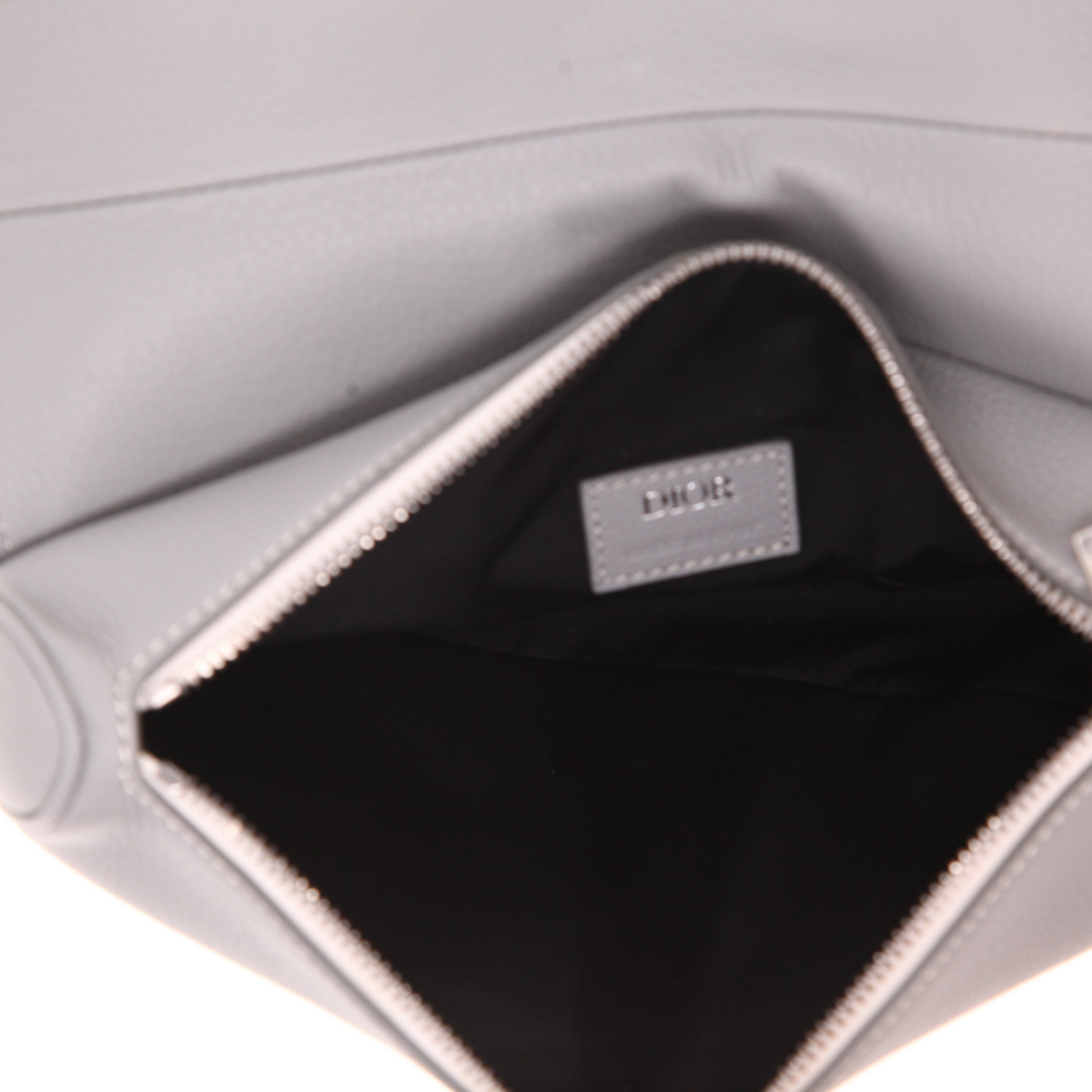 Dior  Saddle shoulder bag  in grey grained leather - Detail D3