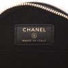 Chanel  Round on Earth shoulder bag  in black grained leather - Detail D2 thumbnail