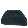 Pochette Bottega Veneta  Pouch en cuir intrecciato bleu - 00pp thumbnail