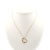Collar Tiffany 
Co Open Heart modelo mediano de oro amarillo - 360 thumbnail