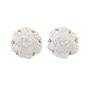 Pendientes Chanel Camelia de oro amarillo y cacholong - 360 thumbnail