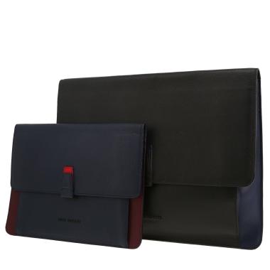 Dior   pouch  in black and navy blue leather