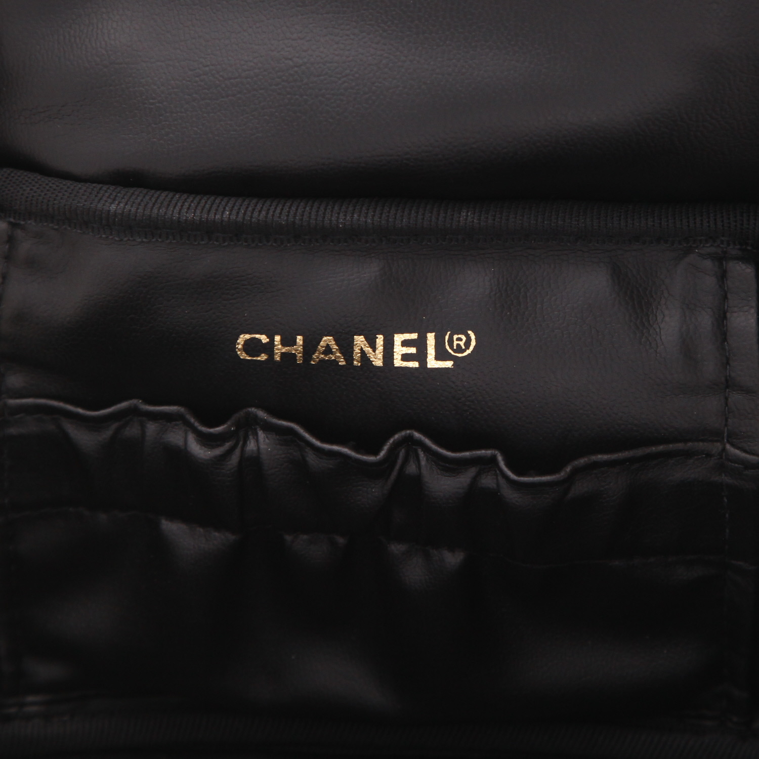 Beauty Chanel   in pelle nera - Detail D2