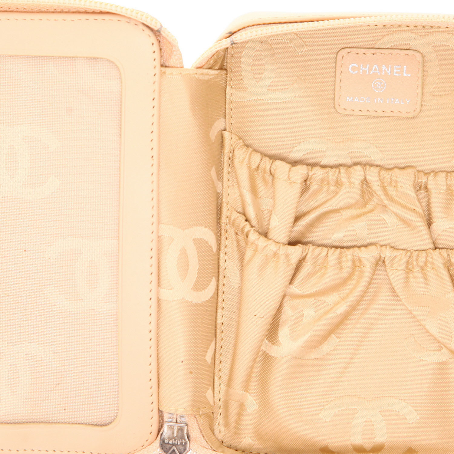 Chanel   vanity case  in black leather - Detail D4