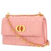 Sac bandoulière Dior  Caro en cuir cannage rose - 00pp thumbnail