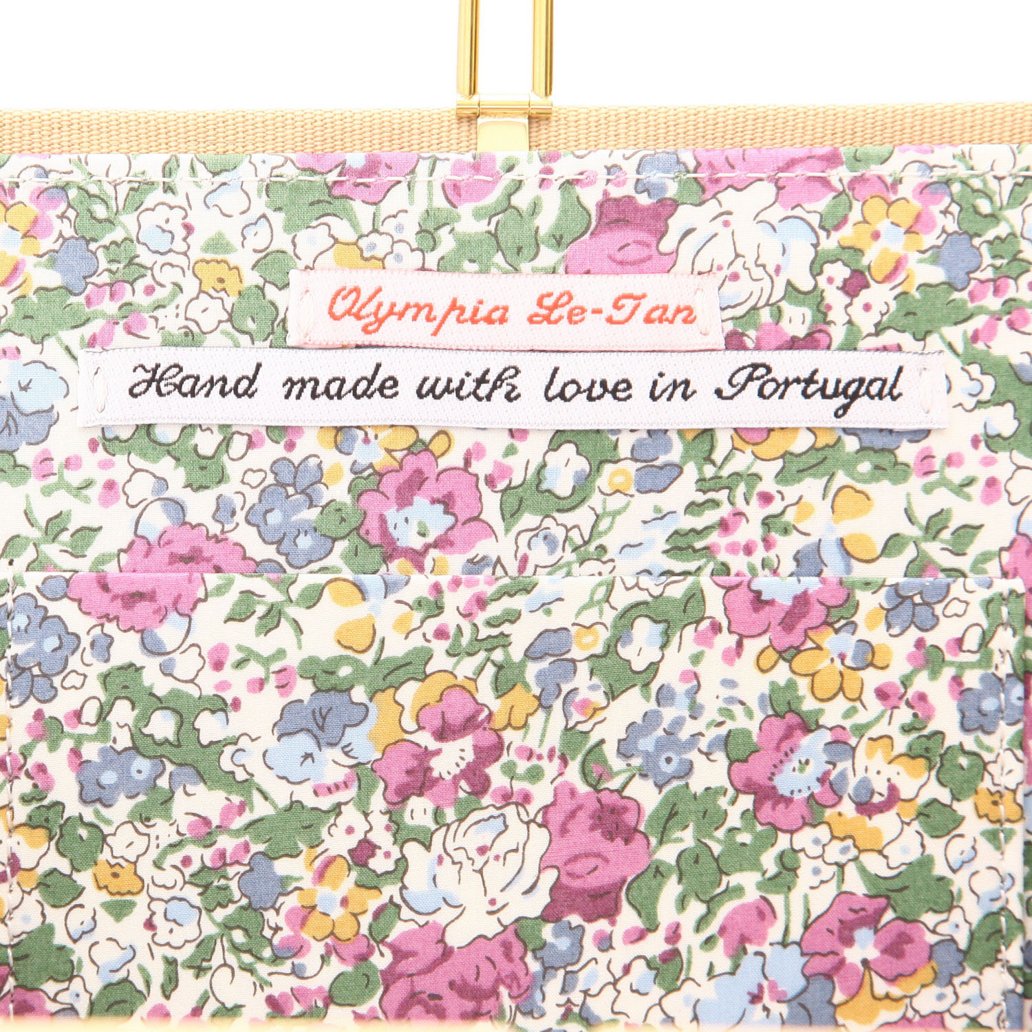 Bolsito de mano Olympia Le-Tan OLT X THE MET Metropolitan Museum Journal OLT X THE MET Metropolitan Museum Journal en lona beige, negra roja y amarilla - Detail D2