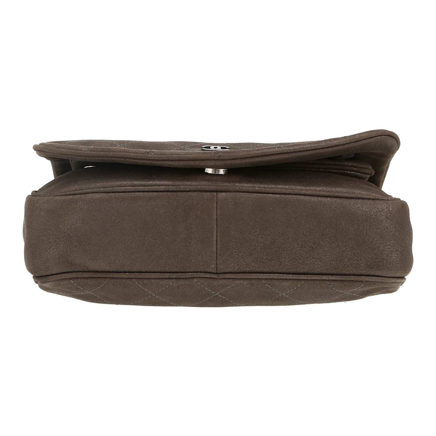 Chanel   shoulder bag  in brown glittering leather - Detail D1