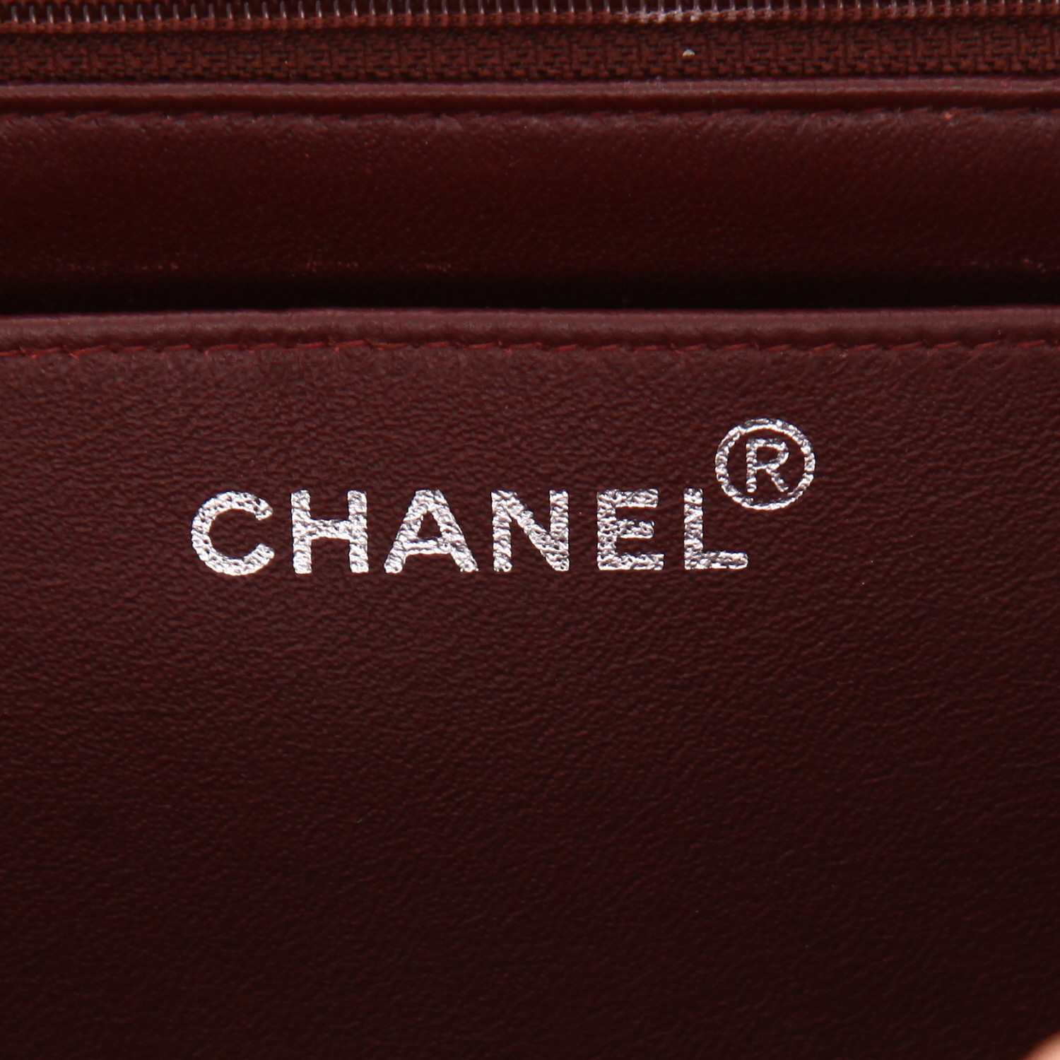 Chanel  Timeless Jumbo shoulder bag  in black quilted leather - Detail D2