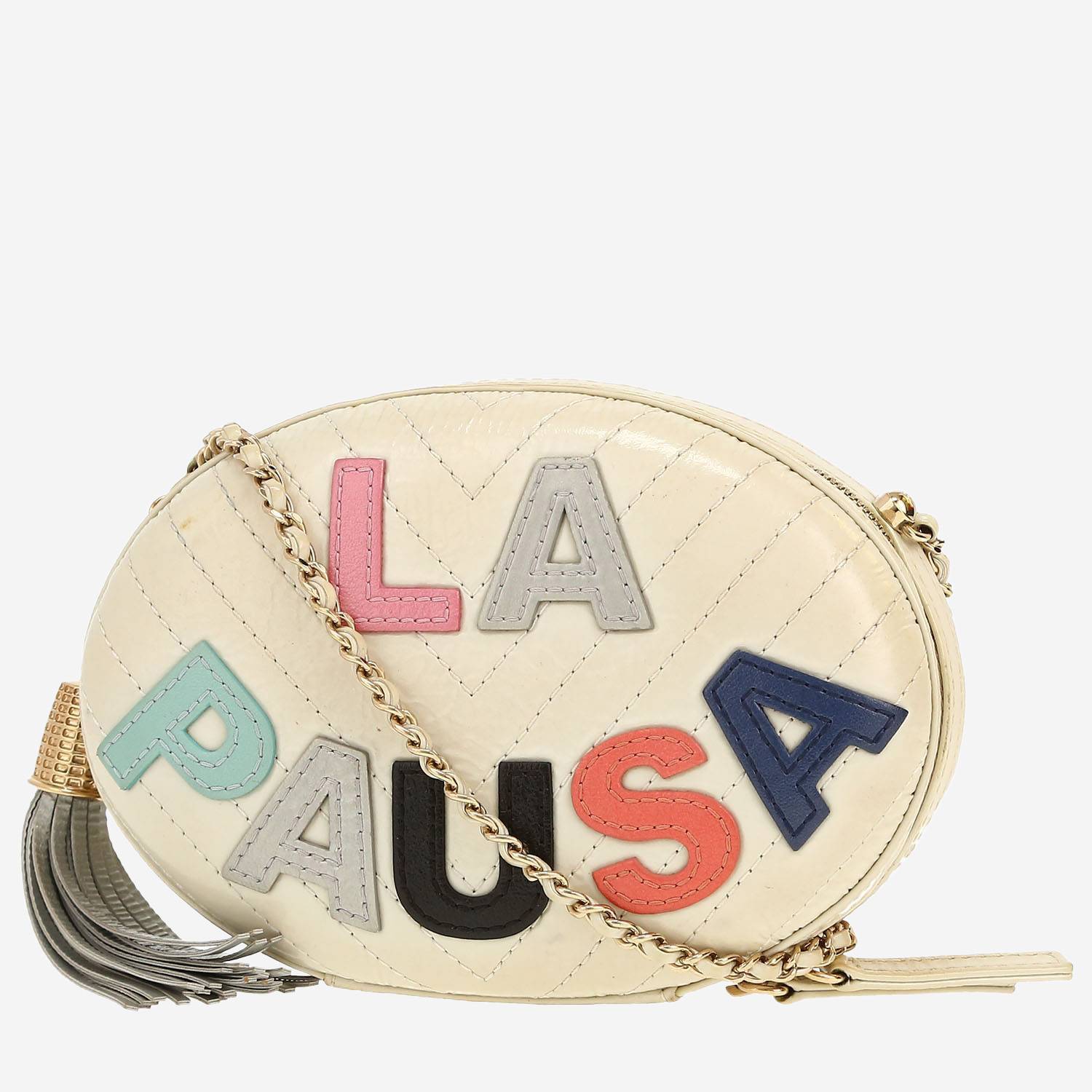 Chanel shoulder bag in white leather