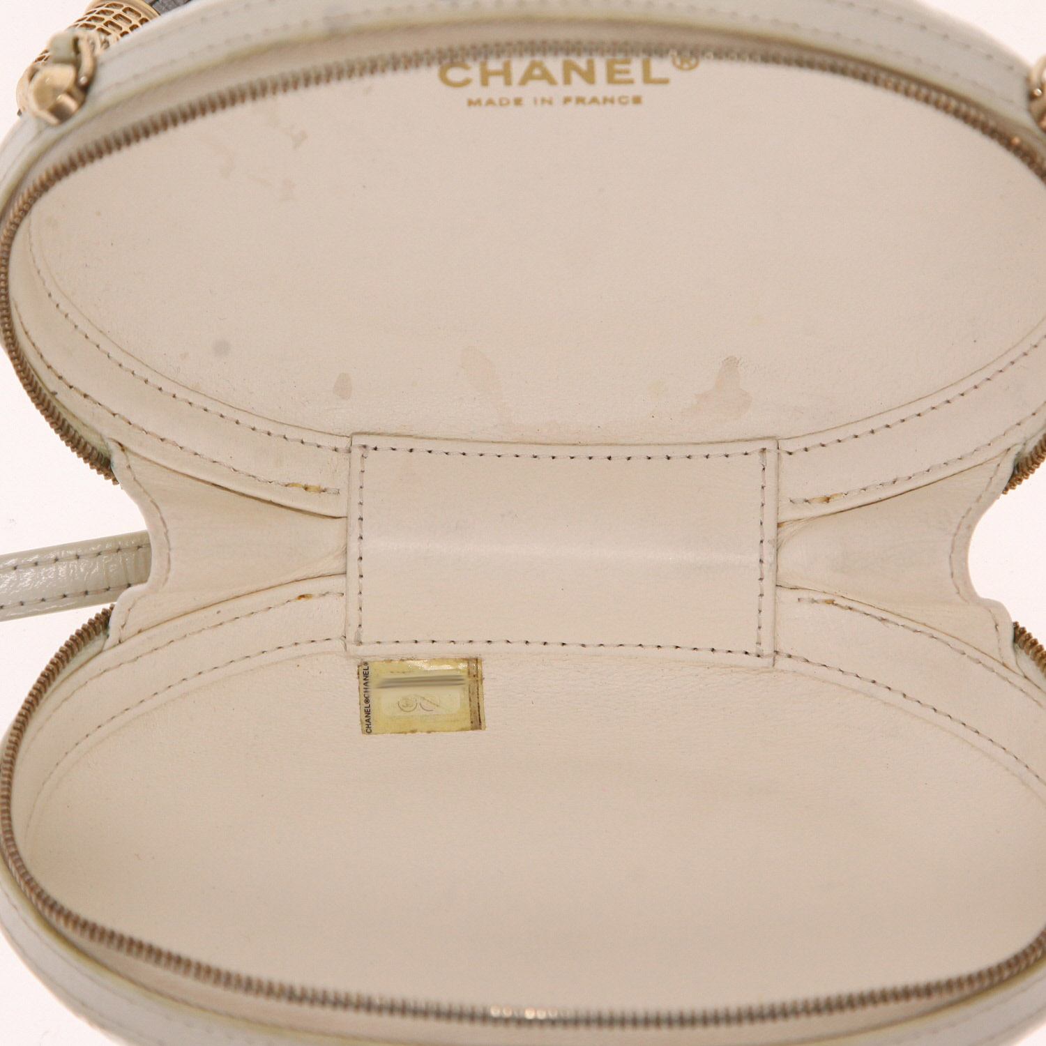 Chanel   shoulder bag  in white leather - Detail D3