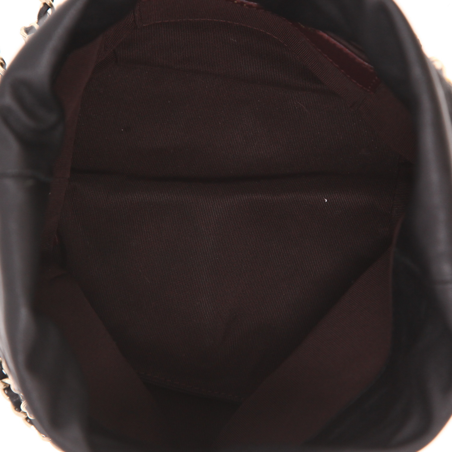 Bolso bandolera Chanel   en cuero negro - Detail D3