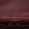 Sac bandoulière Chanel  Timeless Jumbo en cuir grainé matelassé noir - Detail D2 thumbnail