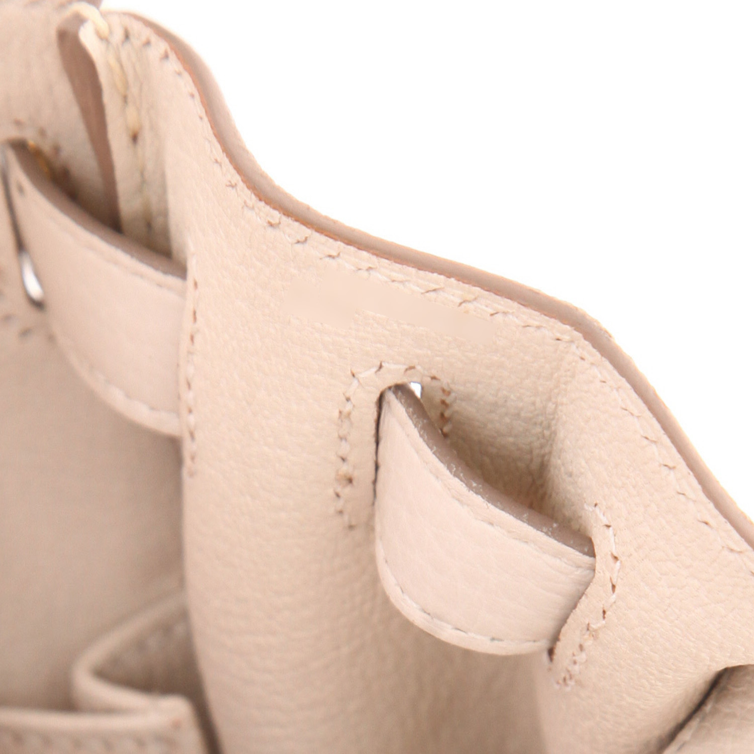 Bolso de mano Hermès  Kelly 28 cm en cuero taurillon clémence Craie - Detail D4