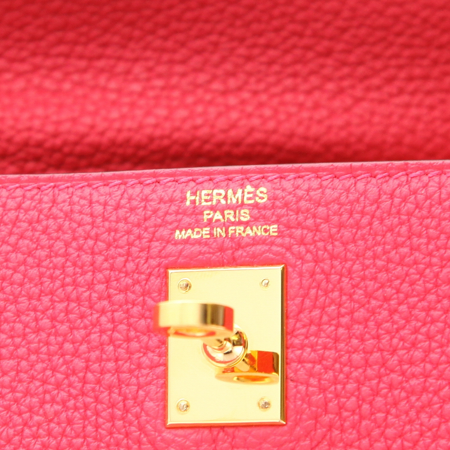 Hermès  Kelly 25 cm handbag  in raspberry pink togo leather - Detail D2
