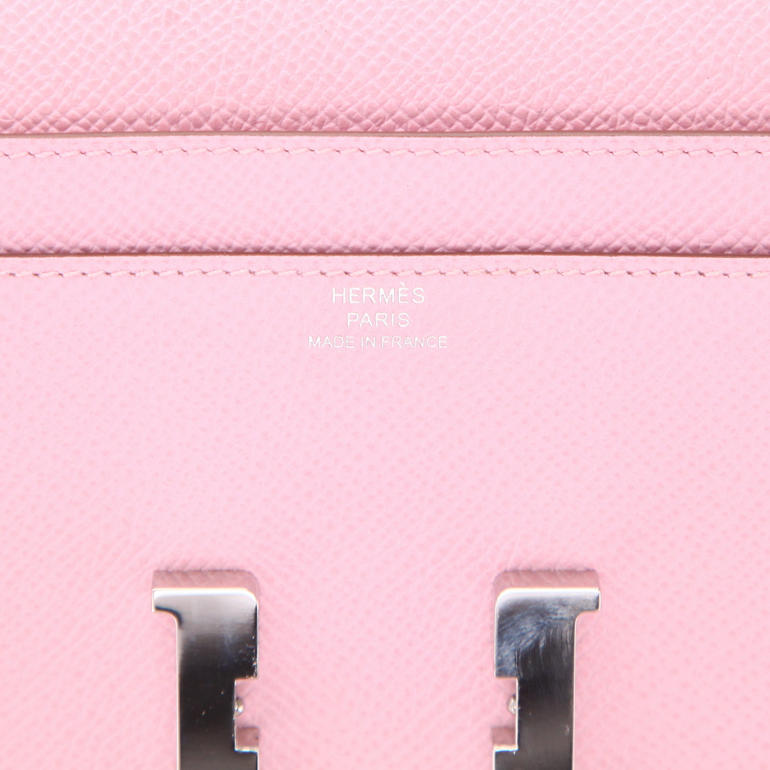 Sac bandoulière Hermès  Long To Go en cuir epsom Mauve Sylvestre - Detail D2